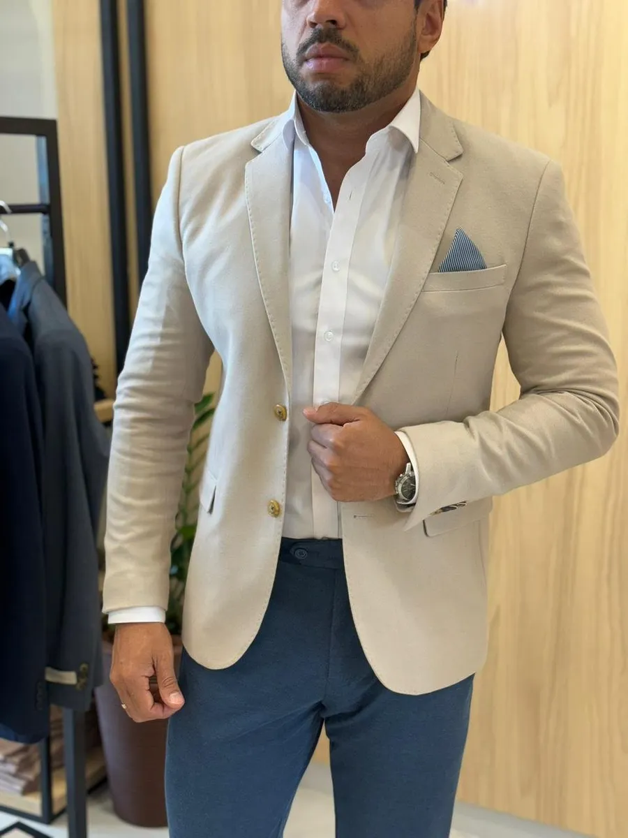 Look terno cinza claro